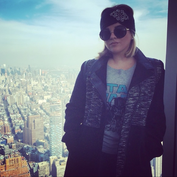 Meet your Posher, Josy - Picture 2 of 8